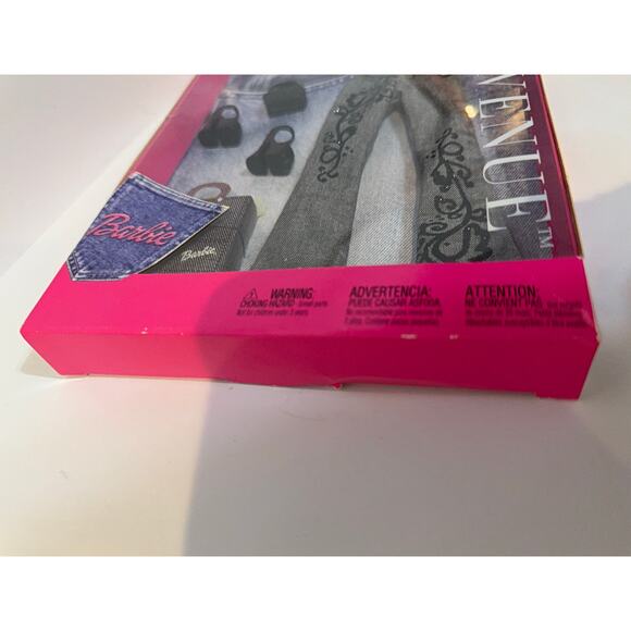 2002 Barbie Fashion Avenue Flare Jeans Barbie Print Top NRFB Mattel 55516 NIP - Picture 6 of 6